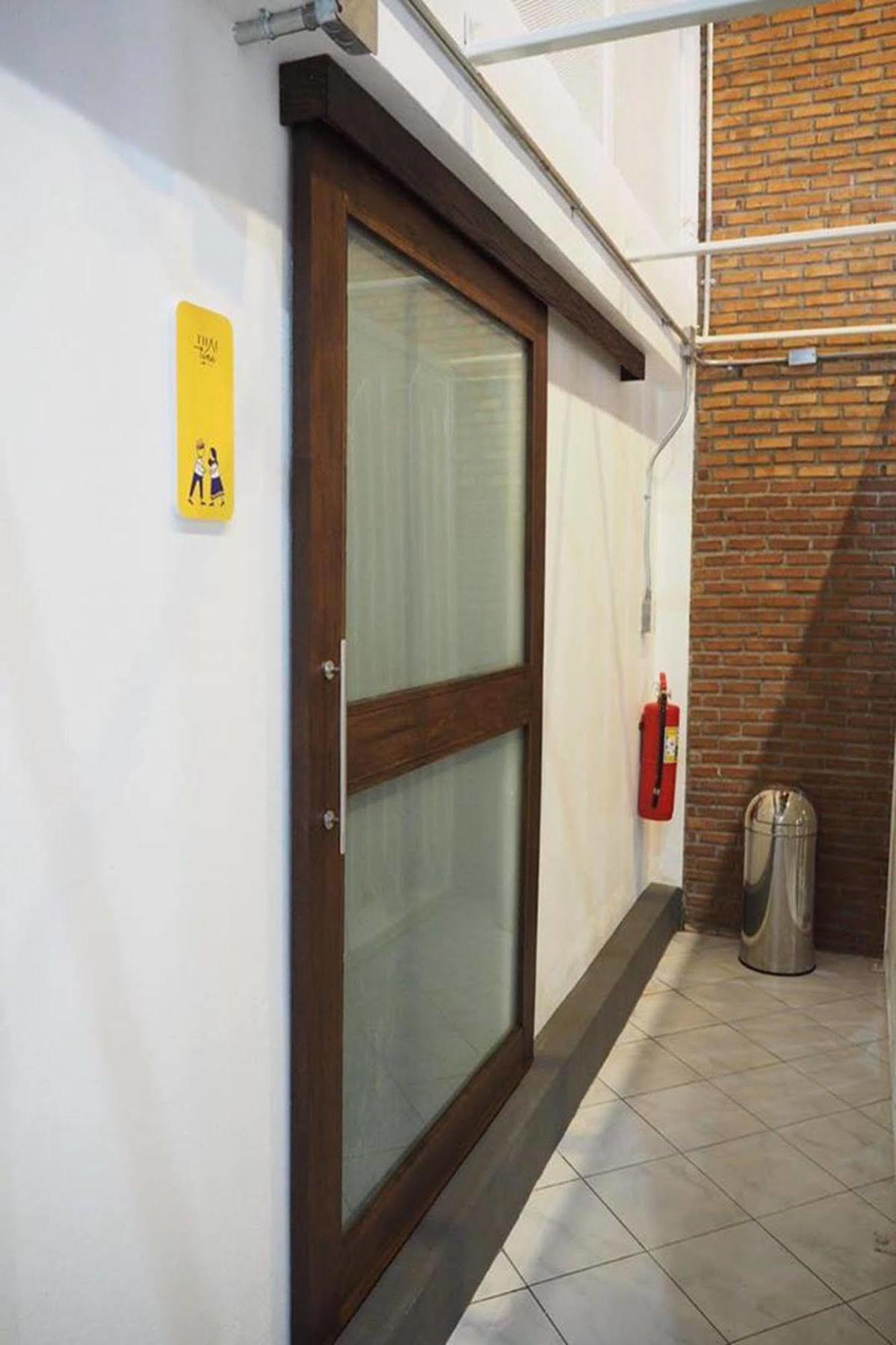 Thai Time Hostel Chiang Mai Bagian luar foto